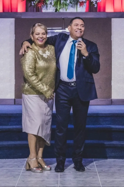ApostolHugoLopezyPastoraEsperanza